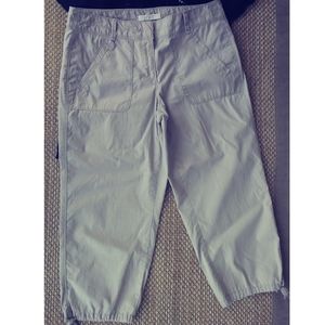LOFT Cropped  Cargo Capri Cream Size 6